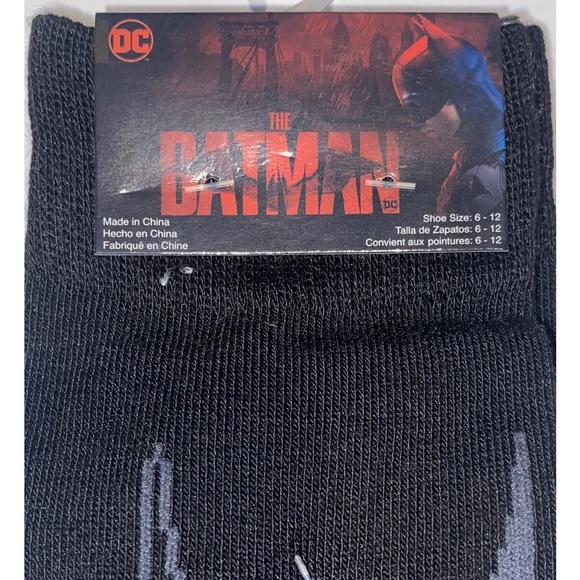 The Batman Crew Socks 2 Pair Men's 6-12 Black Gray w ? Riddler Dark Night DC NEW - Picture 2 of 10